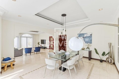 Vila di Palm Jumeirah, Dubai, UAE 5 bilik tidur, 622.64 meter persegi № 744851