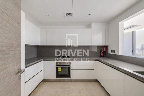 Lägenhet till försäljning i Business Bay, Dubai, UAE 2 sovrum, 157.01 kvm Nr. 767216 - fotografi 9