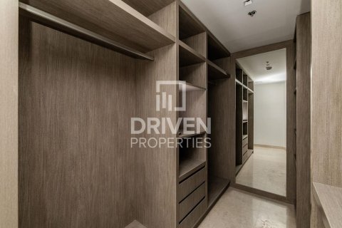 Lägenhet till försäljning i Business Bay, Dubai, UAE 2 sovrum, 157.01 kvm Nr. 767216 - fotografi 12