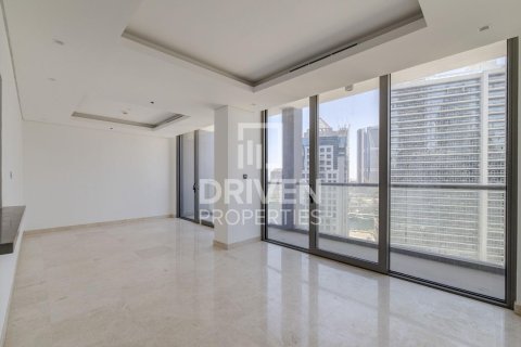 Lägenhet till försäljning i Business Bay, Dubai, UAE 2 sovrum, 157.01 kvm Nr. 767216 - fotografi 2
