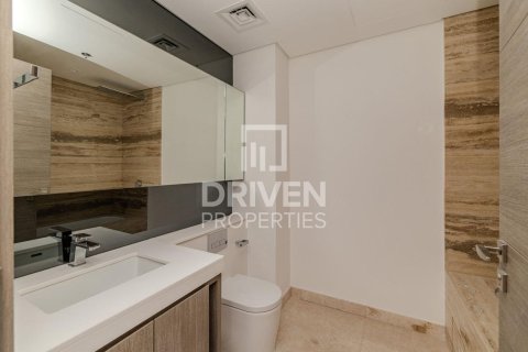 Lägenhet till försäljning i Business Bay, Dubai, UAE 2 sovrum, 157.01 kvm Nr. 767216 - fotografi 16