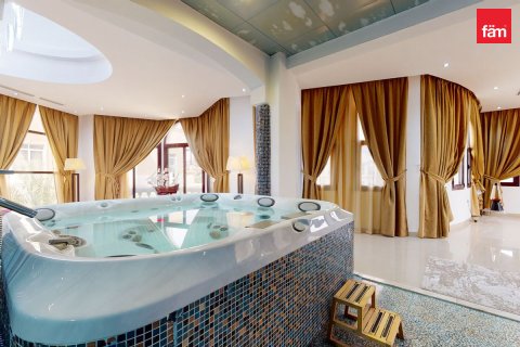 Villa te huur in Dubai, VAE 8 slaapkamers, 1723.6 vr.m., nr 760352 - foto 18