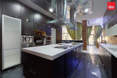 Villa te huur in Dubai, VAE 8 slaapkamers, 1723.6 vr.m., nr 760352 - foto 15