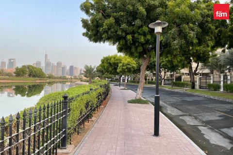 Villa te huur in Dubai, VAE 8 slaapkamers, 1723.6 vr.m., nr 760352 - foto 24