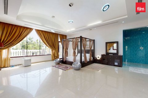 Villa te huur in Dubai, VAE 8 slaapkamers, 1723.6 vr.m., nr 760352 - foto 4