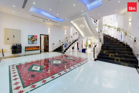 Villa te huur in Dubai, VAE 8 slaapkamers, 1723.6 vr.m., nr 760352 - foto 3