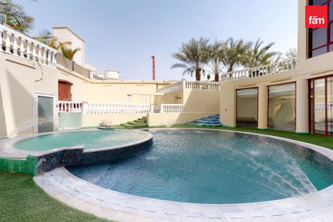 Villa te huur in Dubai, VAE 8 slaapkamers, 1723.6 vr.m., nr 760352 - foto 26