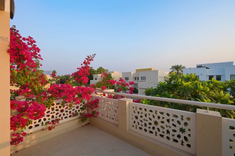 Villa til leje i Meadows, Dubai, UAE 6 soveværelser, 456.92 kvm № 750837 - foto 28