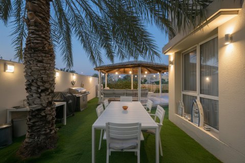 Villa til leje i Meadows, Dubai, UAE 6 soveværelser, 456.92 kvm № 750837 - foto 30