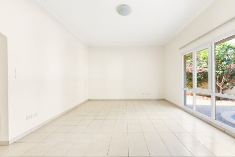 Vilë në Meadows, Dubai, Emiratet e Bashkuara Arabe 3 dhoma gjumi, 285.11 m2. № 750852 - Foto 3