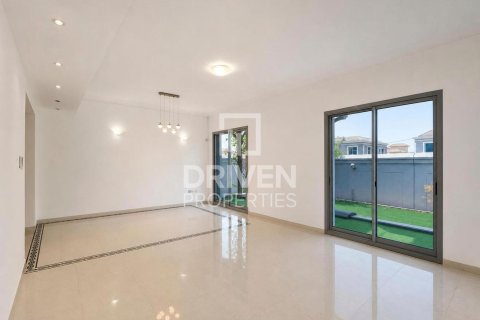 Villa sa Falcon City of Wonders, Dubai, UAE 4 silid-tulugan, 324.05 sq.m. № 762086 - larawan 2
