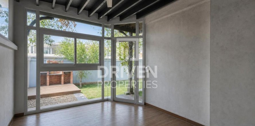 Villa sa Falcon City of Wonders, Dubai, UAE 4 silid-tulugan, 324.05 sq.m. № 762086