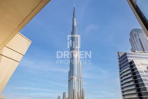 Apartment in Downtown Dubai (Downtown Burj Dubai), Dubai, UAE 3 bedrooms, 165.37 sq.m. № 762089 - photo 1