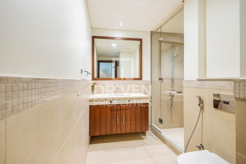 Apartment in Downtown Dubai (Downtown Burj Dubai), Dubai, UAE 3 bedrooms, 165.37 sq.m. № 762089 - photo 16