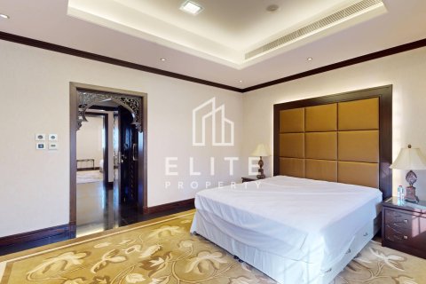 Vila u Al Jafiliya, Dubai, UAE 6 spavaćih soba, 741 m2 Br. 736242 - fotografija 13