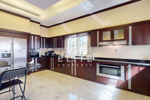 Vila u Al Jafiliya, Dubai, UAE 6 spavaćih soba, 741 m2 Br. 736242 - fotografija 8