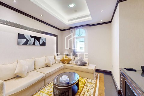 Vila u Al Jafiliya, Dubai, UAE 6 spavaćih soba, 741 m2 Br. 736242 - fotografija 17