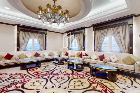 Vila u Al Jafiliya, Dubai, UAE 6 spavaćih soba, 741 m2 Br. 736242 - fotografija 2