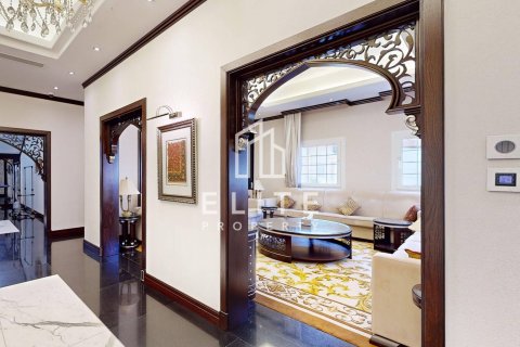 Vila u Al Jafiliya, Dubai, UAE 6 spavaćih soba, 741 m2 Br. 736242 - fotografija 26