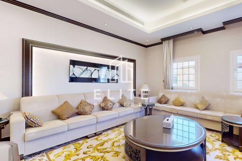 Vila u Al Jafiliya, Dubai, UAE 6 spavaćih soba, 741 m2 Br. 736242 - fotografija 4