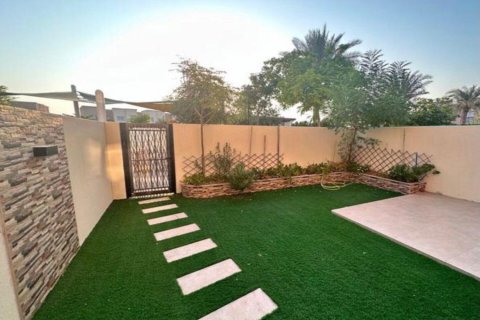 Villa til leje i Dubai Land, Dubai, UAE 3 soveværelser, 161 kvm № 678015 - foto 13