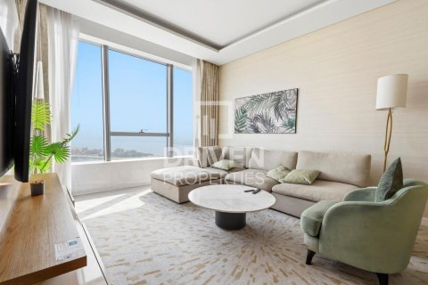 Διαμέρισμα σε Palm Jumeirah, Dubai, ΗΑΕ 1 υπνοδωμάτιο, 98.11 τ.μ. Αρ. 768358