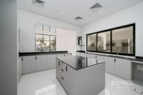 Willa na sprzedaż w Jumeirah Park, Dubai, ZEA 6 sypialnie, 687 mkw., nr 738025 - zdjęcie 2