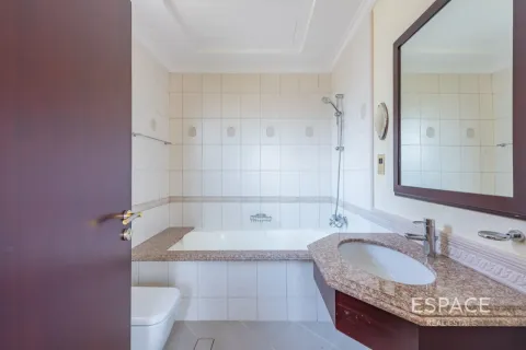 Vila di Palm Jumeirah, Dubai, UAE 4 bilik tidur, 465 meter persegi № 738026 - foto 13