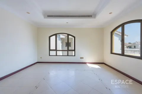 Vila di Palm Jumeirah, Dubai, UAE 4 bilik tidur, 465 meter persegi № 738026 - foto 15