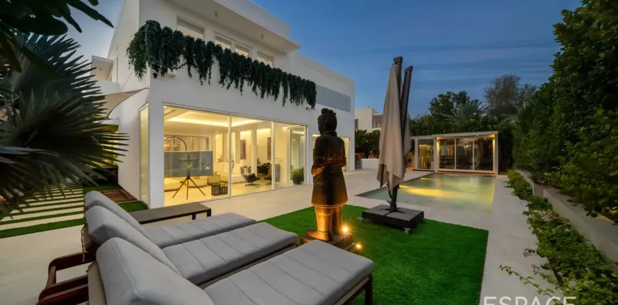 Villa asukohaga Arabian Ranches, Dubai, AÜE: 5 magamistoaga, 511 m² Nr 738023