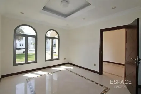 Villa till försäljning i Palm Jumeirah, Dubai, UAE 4 sovrum, 465 kvm Nr. 738021 - fotografi 7