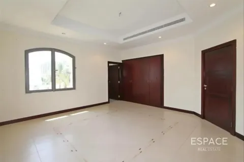 Villa till försäljning i Palm Jumeirah, Dubai, UAE 4 sovrum, 465 kvm Nr. 738021 - fotografi 13