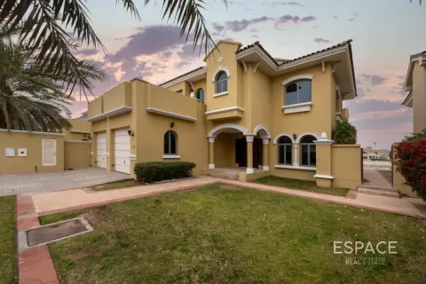 Huvila Palm Jumeirah, Dubai, Arabiemiraatit 4 makuuhuonetta, 465 m2 № 738021