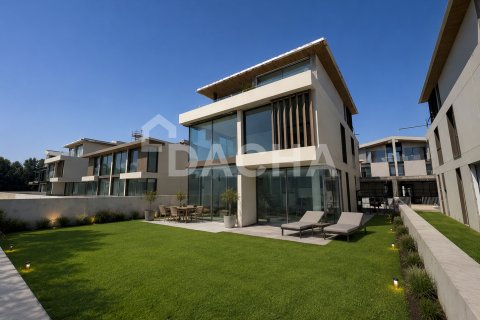 Вилла в Nadd Al Sheba, Дубай, ОАЭ 4 спальни, 505м2 № 726884