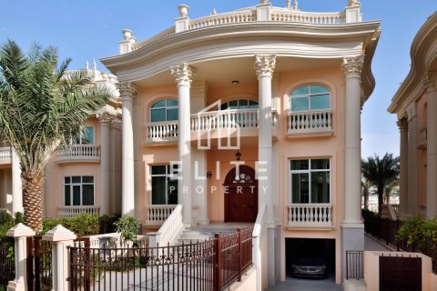 Villa i Palm Jumeirah, Dubai, Emiratene 4 soverom, 1403 kvm nr. 736374