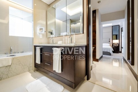 Appartement à vendre à  Downtown Dubai (Downtown Burj Dubai), Dubai, EAU 2 chambres, 123.47 m2 № 761678 - photo 6