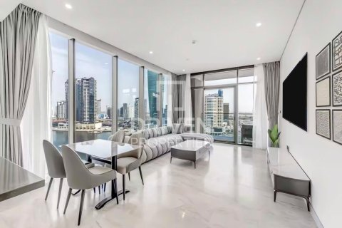 Appartamento a Business Bay, Dubai, EAU 2 camere da letto, 121.33 mq. № 744844