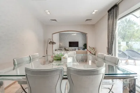 Vilë në Meadows, Dubai, Emiratet e Bashkuara Arabe 3 dhoma gjumi, 307 m2. № 738099 - Foto 6