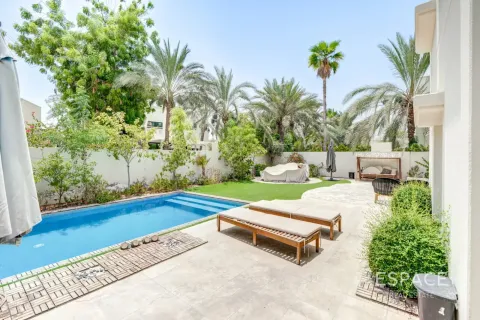 Vilë në Meadows, Dubai, Emiratet e Bashkuara Arabe 3 dhoma gjumi, 307 m2. № 738099 - Foto 19