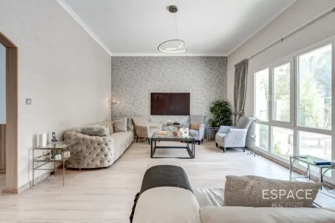 Vilë në Meadows, Dubai, Emiratet e Bashkuara Arabe 3 dhoma gjumi, 307 m2. № 738099 - Foto 4