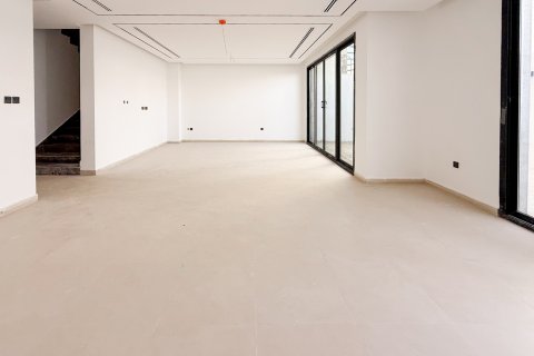 Townhouse til salg i Tilal City, Sharjah, UAE 5 soveværelser, 350.89 kvm № 748831 - foto 4