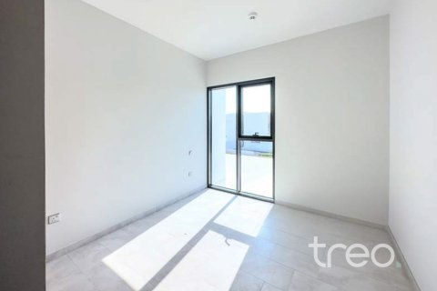 Townhouse in Dubai Land, Dubai, UAE 4 bedrooms, 215.91 sq.m. № 755441 - photo 4