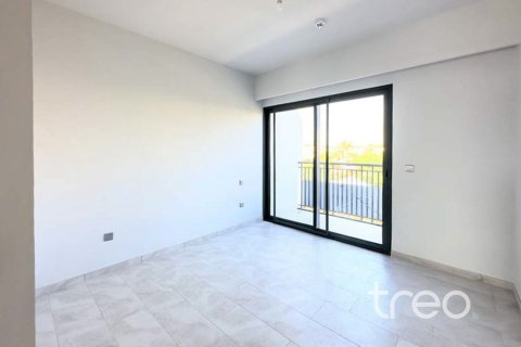 Townhouse in Dubai Land, Dubai, UAE 4 bedrooms, 215.91 sq.m. № 755441 - photo 7