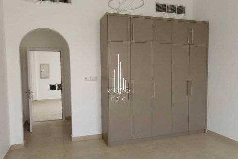 Βίλα σε Mohamed Bin Zayed City, Abu Dhabi, ΗΑΕ 8 υπνοδωμάτια, 696.8 τ.μ. Αρ. 513969 - φωτογραφία 3