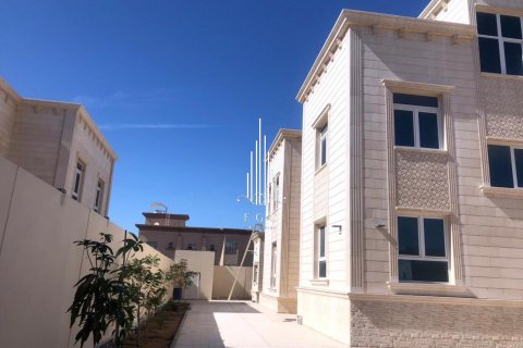 Βίλα σε Mohamed Bin Zayed City, Abu Dhabi, ΗΑΕ 8 υπνοδωμάτια, 696.8 τ.μ. Αρ. 513969 - φωτογραφία 7