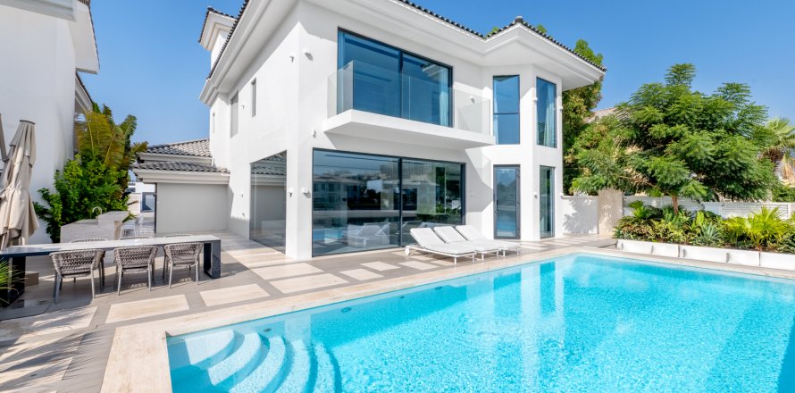 Villa i Palm Jumeirah, Dubai, UAE 5 soveværelser, 622.64 kvm № 762750