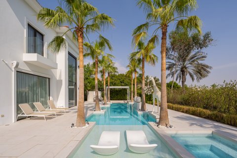 Villa til salgs i Jumeirah Islands, Dubai, Emiratene 4 soverom, 817.64 kvm Nr. 762746 - Foto 1
