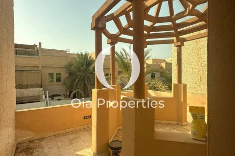 Villa i Al Mushrif, Abu Dhabi, UAE 4 soveværelser, 227 kvm № 644529