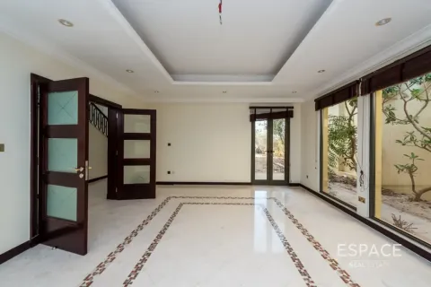 ویلا برای فروش در Palm Jumeirah، Dubai، امارات متحده عربی 4 خوابه ، 657 متر مربع ، شماره 649690 - تصویر 5