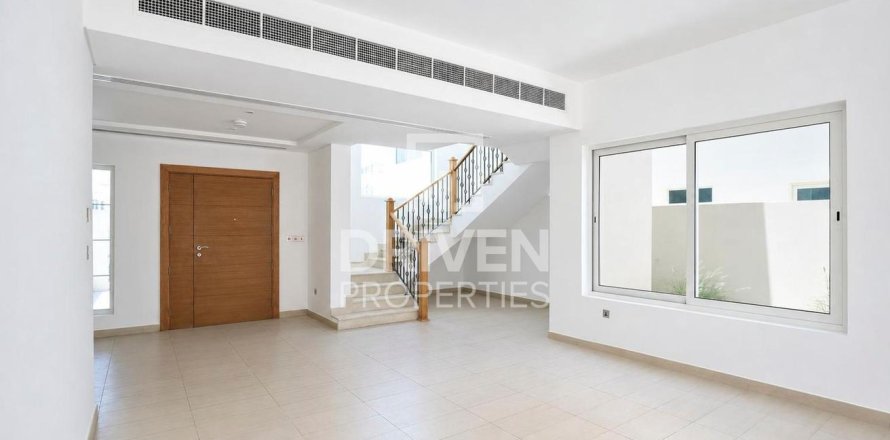 Jumeirah Park, Dubai, UAE의 빌라 침실 3개, 535.96제곱미터 번호 756997